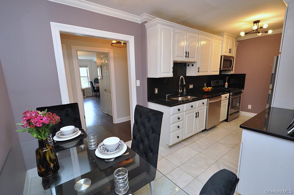 280 Bronxville Road, Unit 4O photo 9