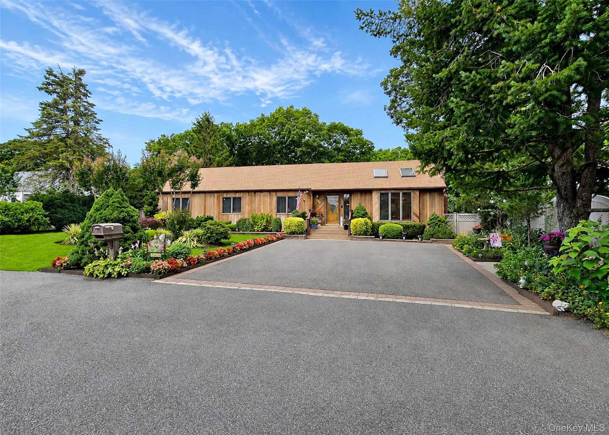 370 Avenue A – For Sale