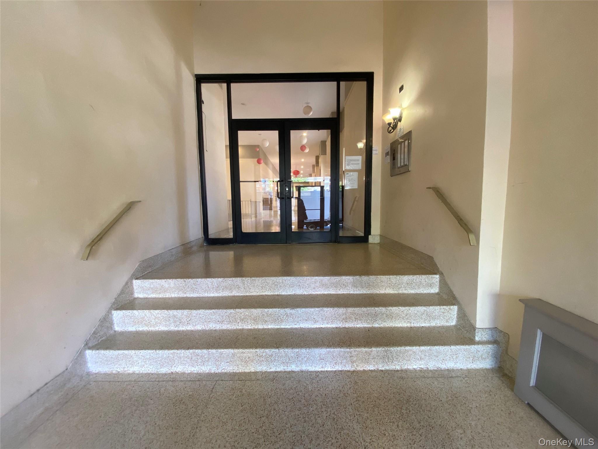 134-54 Maple  Ave, Unit 5K photo 2