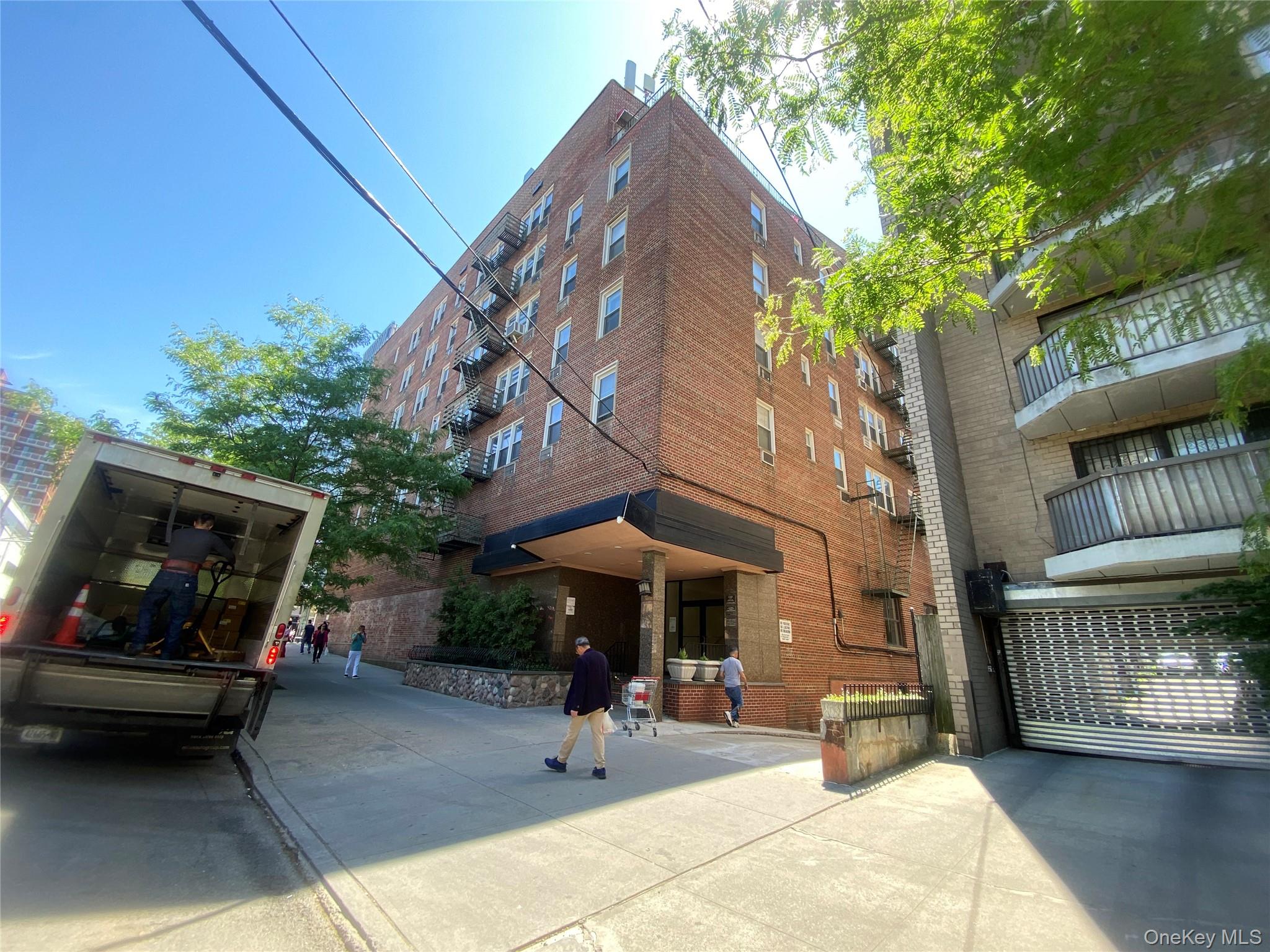 134-54 Maple  Ave, Unit 5K