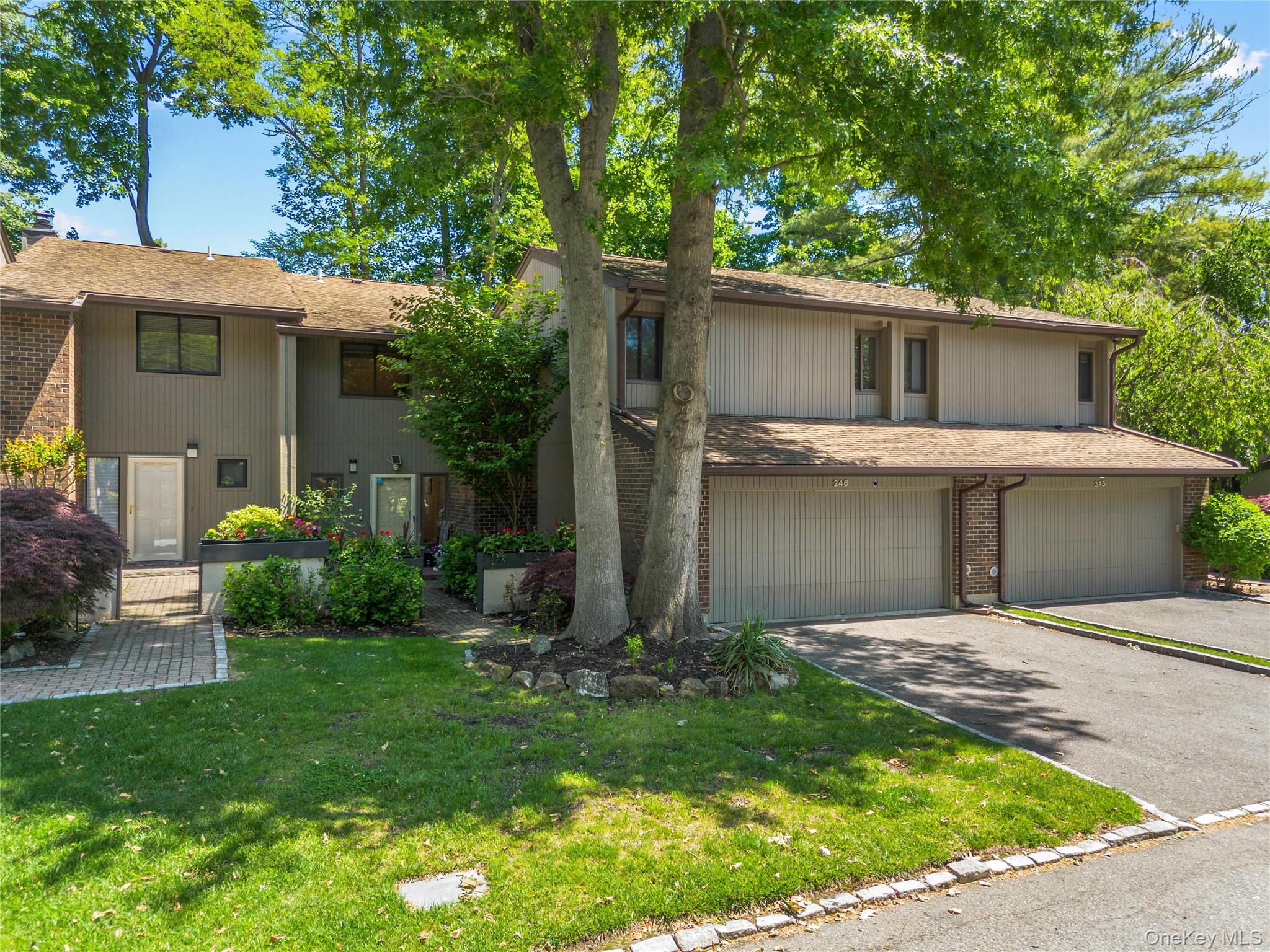 246 Hamlet Drive – For Sale