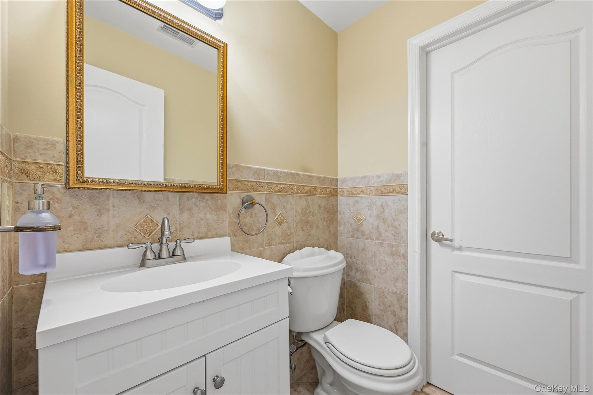 36 Windsor Circle, Unit D1 photo 13