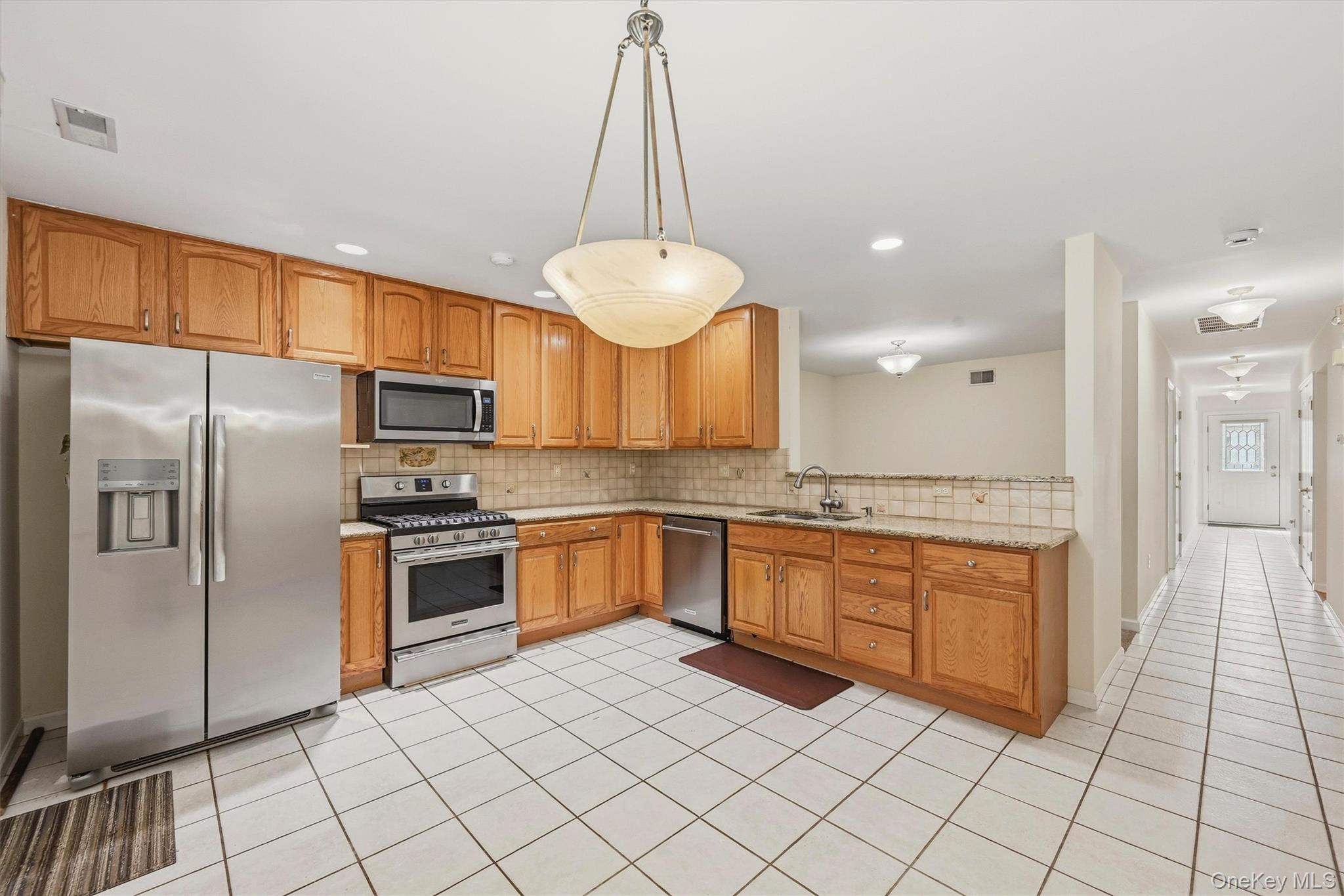 36 Windsor Circle, Unit D1 photo 9