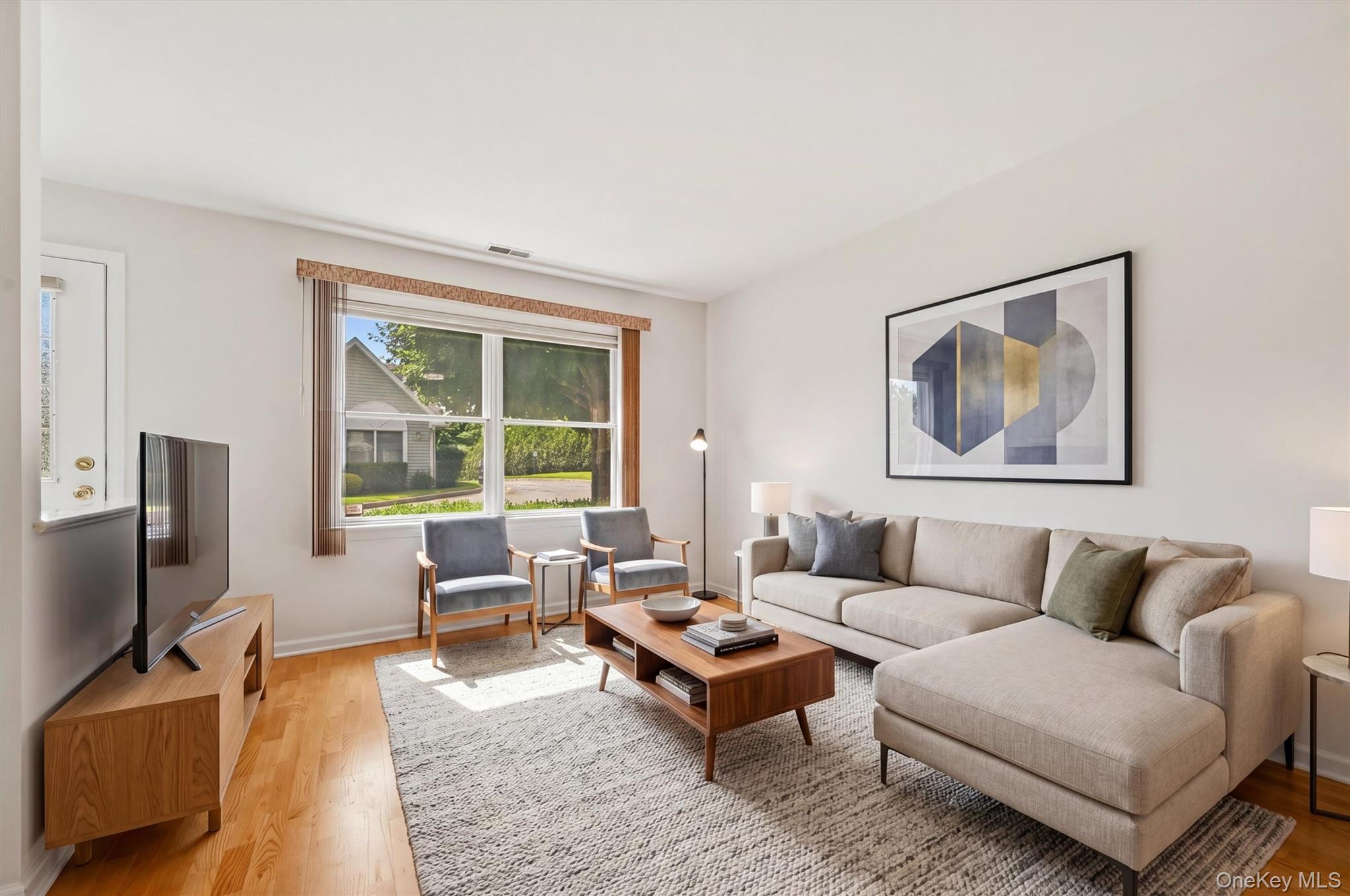 36 Windsor Circle, Unit D1 photo 5