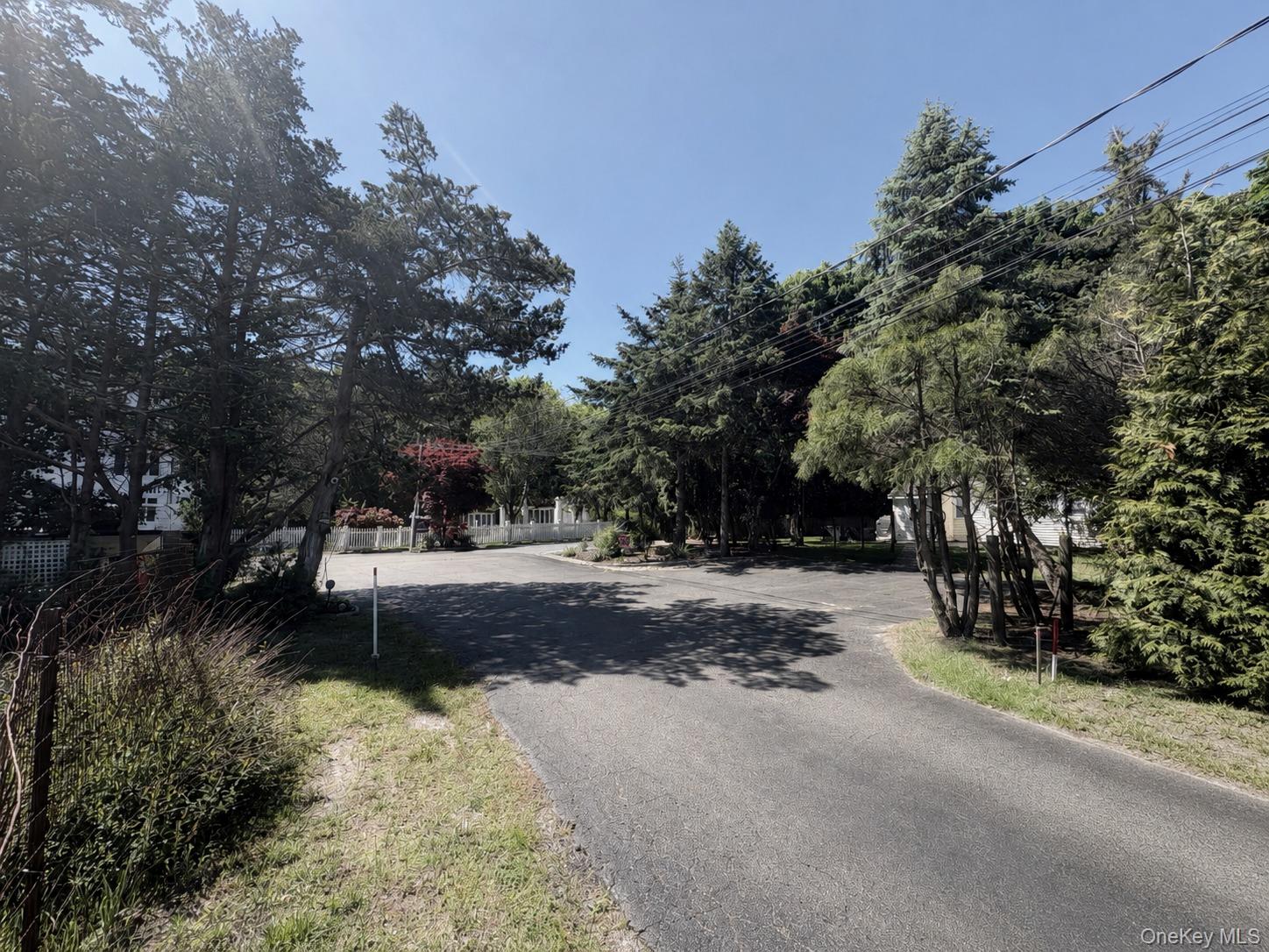 533, 531, 529 Montauk Highway – For Sale