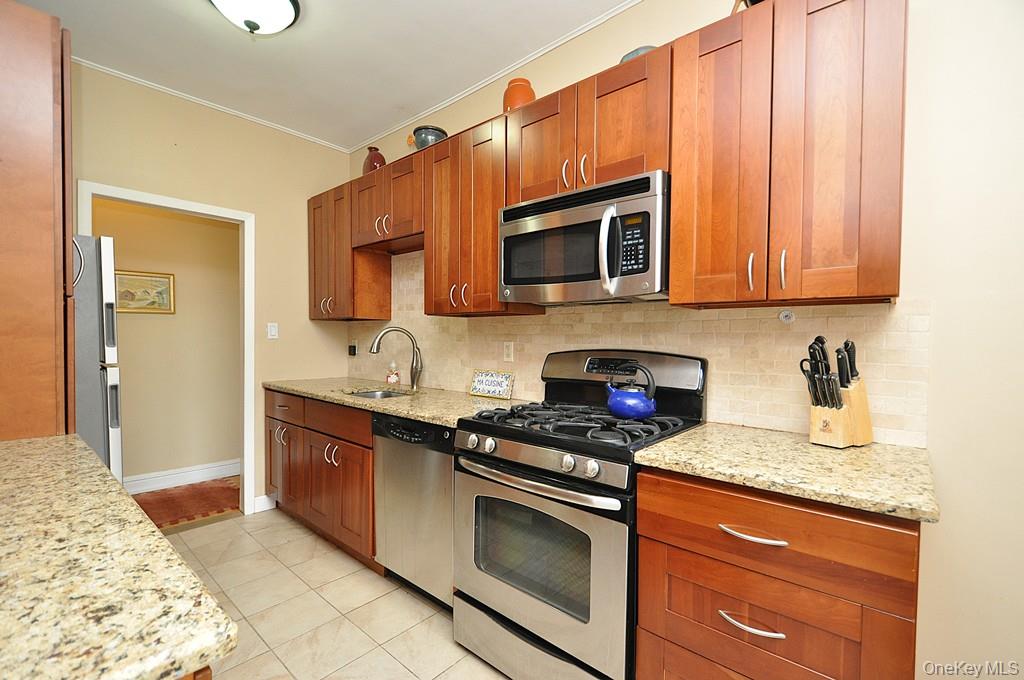 143 Garth Road, Unit 5J photo 5