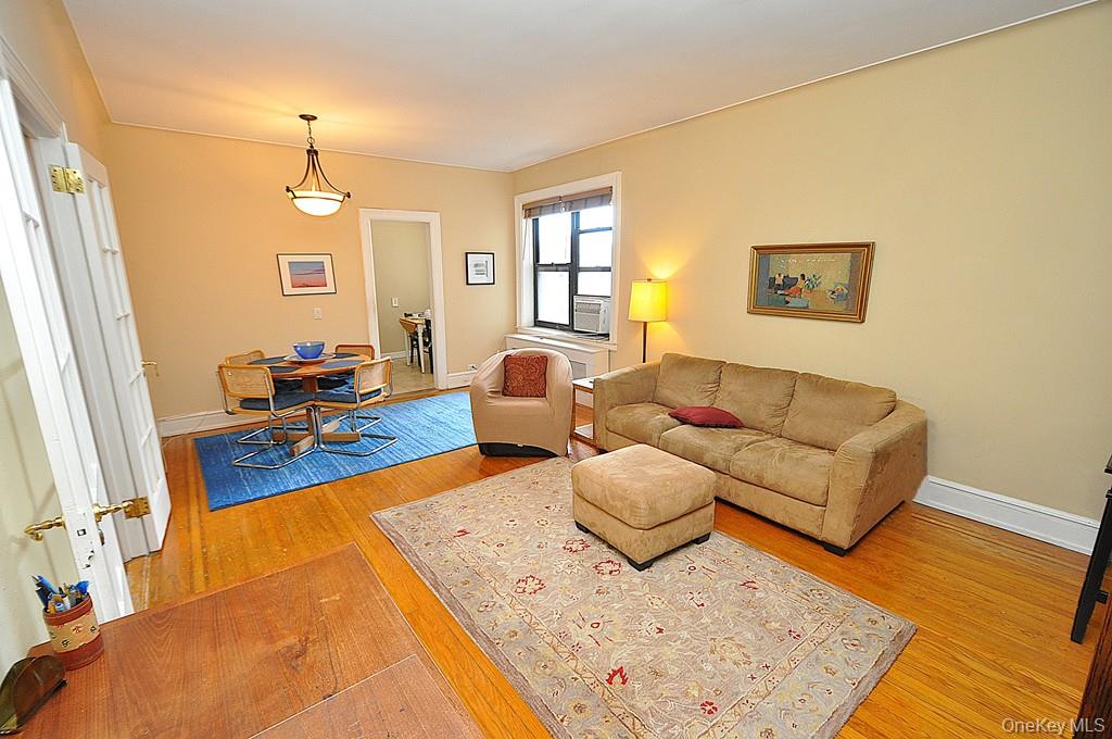 143 Garth Road, Unit 5J photo 2
