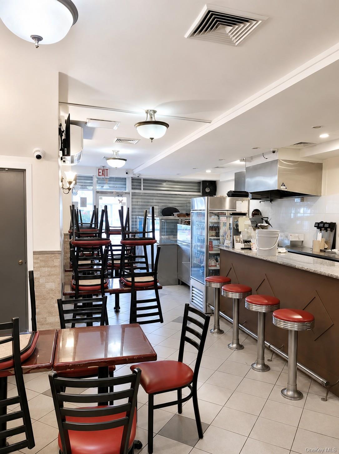 1715 Cornelia Street – For Rent photo 4