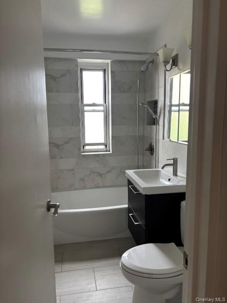 573 Grand Street, Unit D802 photo 8
