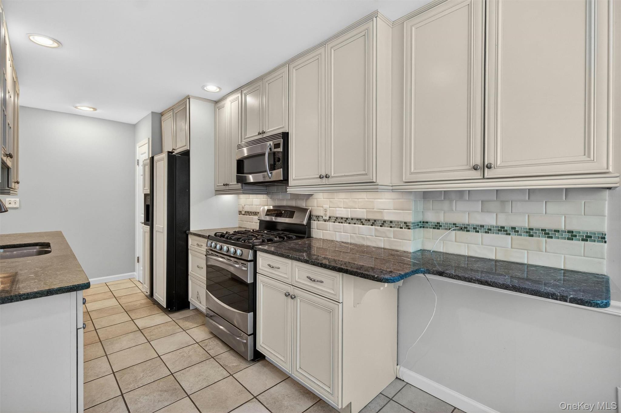 6 Old Lake Road – For Sale photo 6