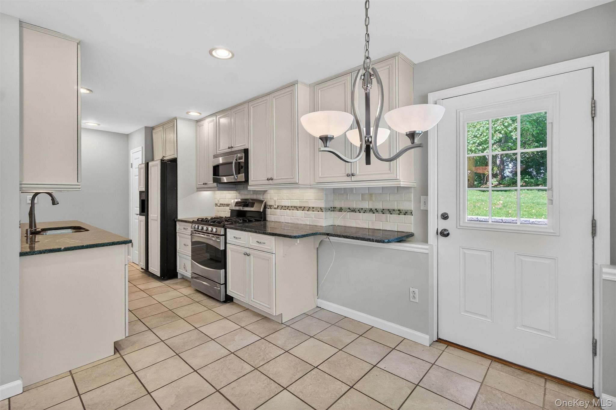 6 Old Lake Road – For Sale photo 5