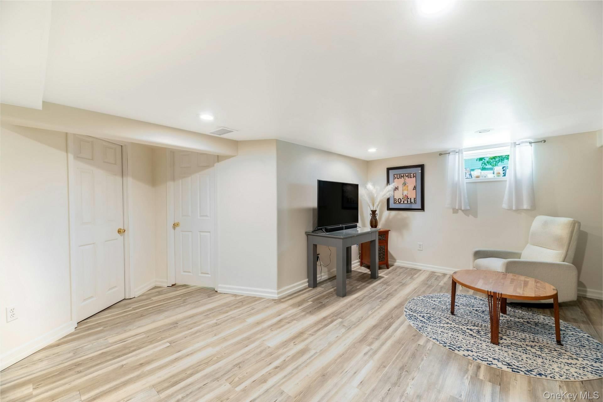 21 Jones Road – For Sale photo 20