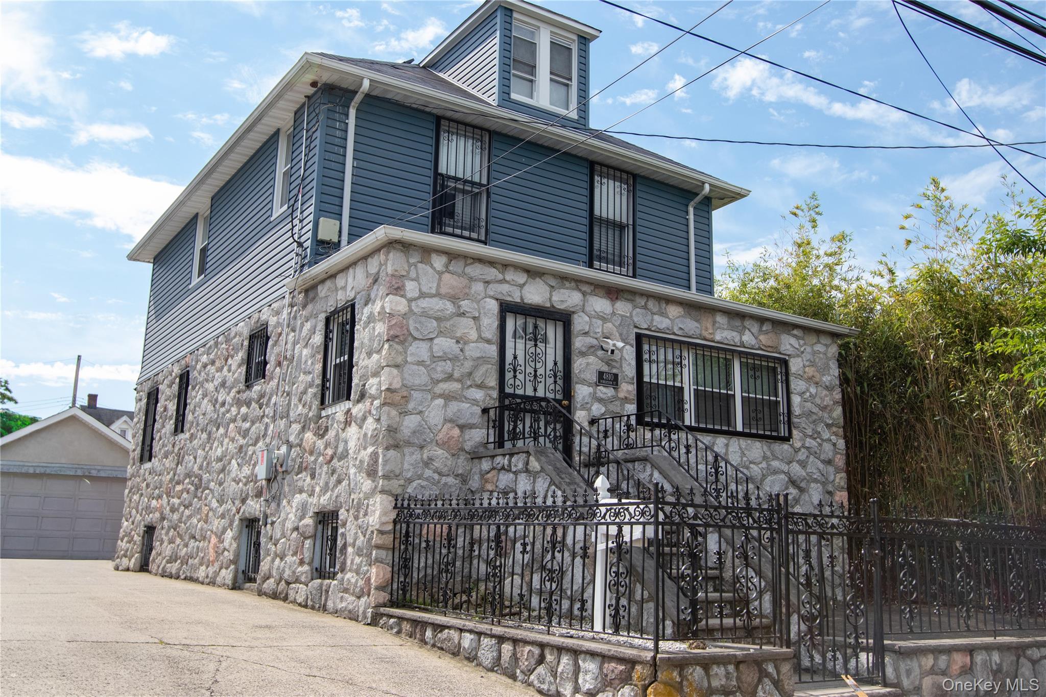 4810 Robertson Street – For Sale