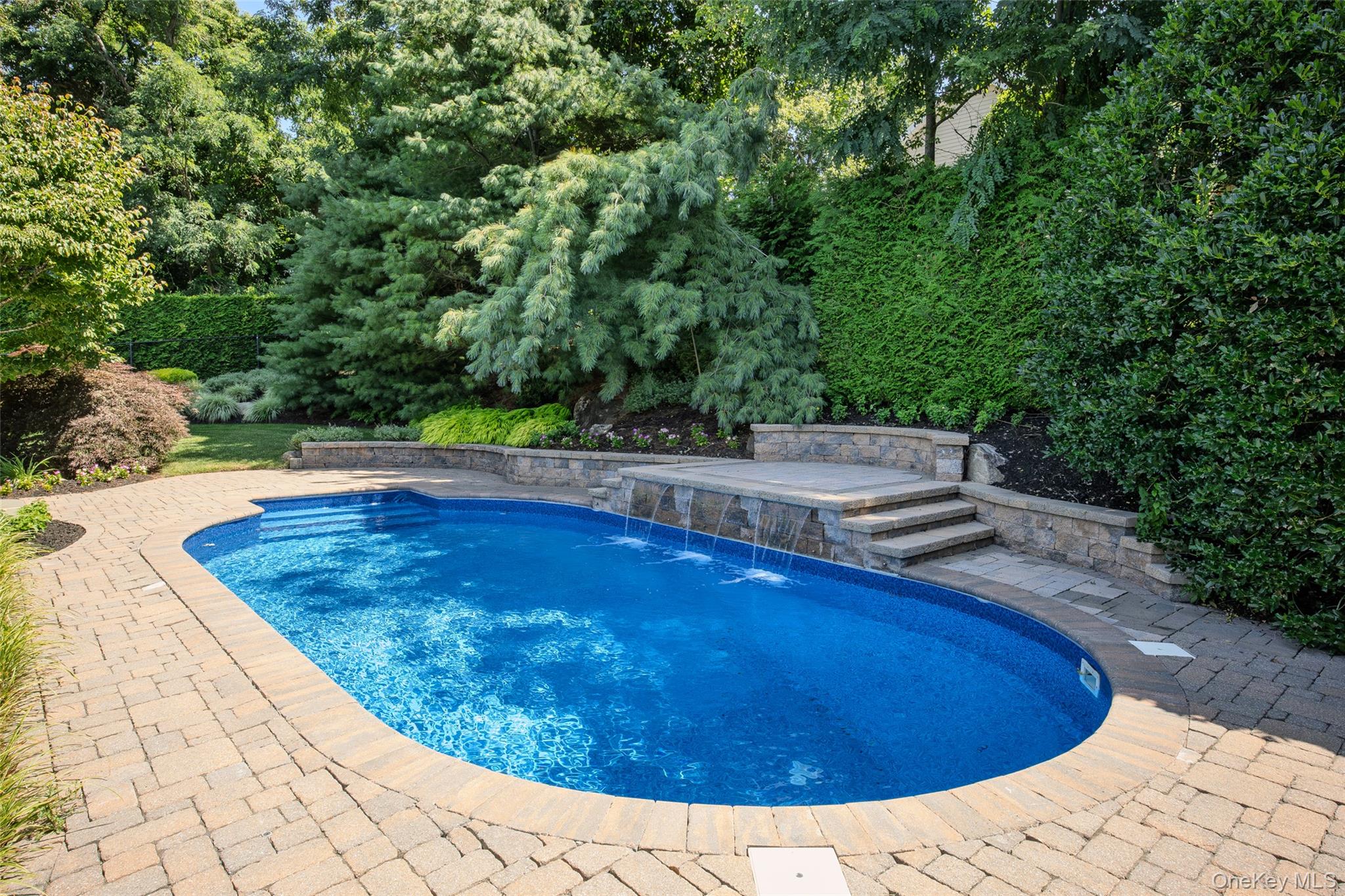 5 Soundview Drive – For Sale photo 12
