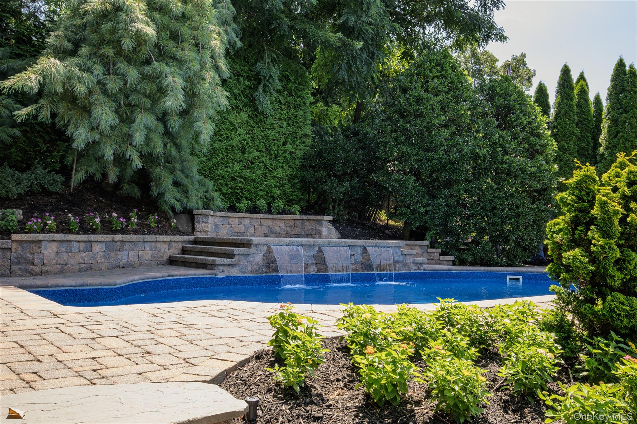 5 Soundview Drive – For Sale photo 13