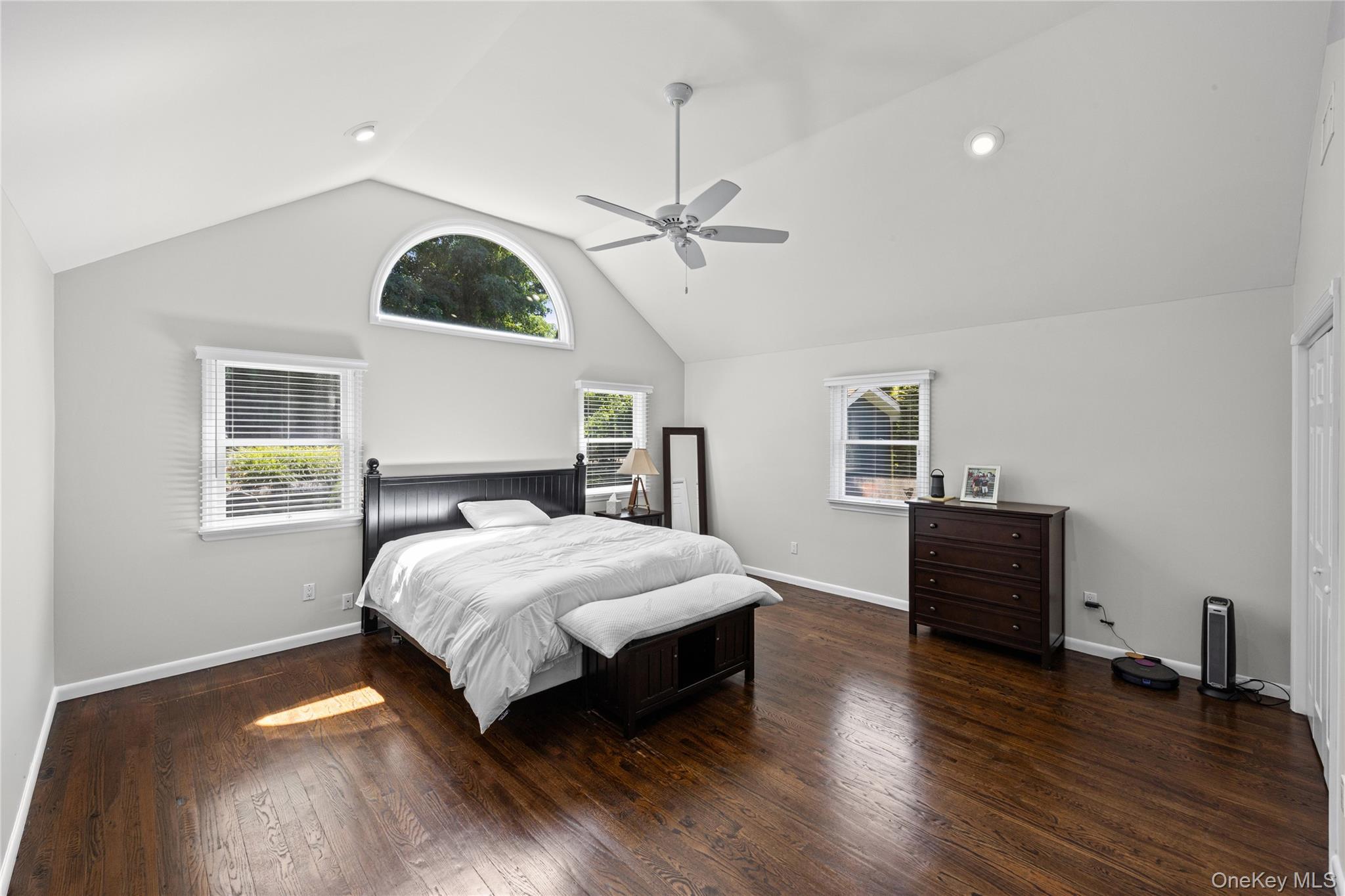 5 Soundview Drive – For Sale photo 27