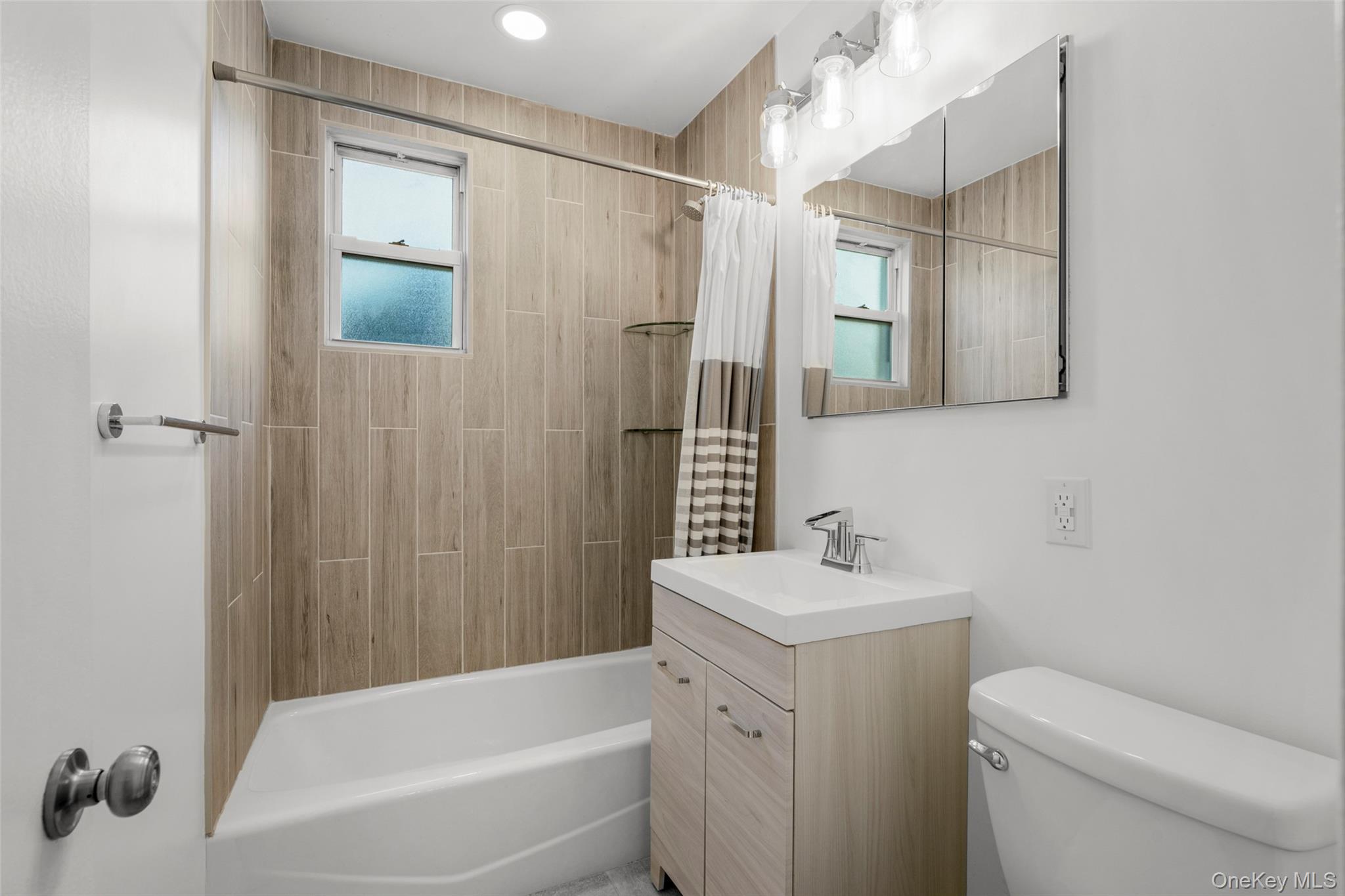 9 Bryant Crescent, Unit 1J photo 11
