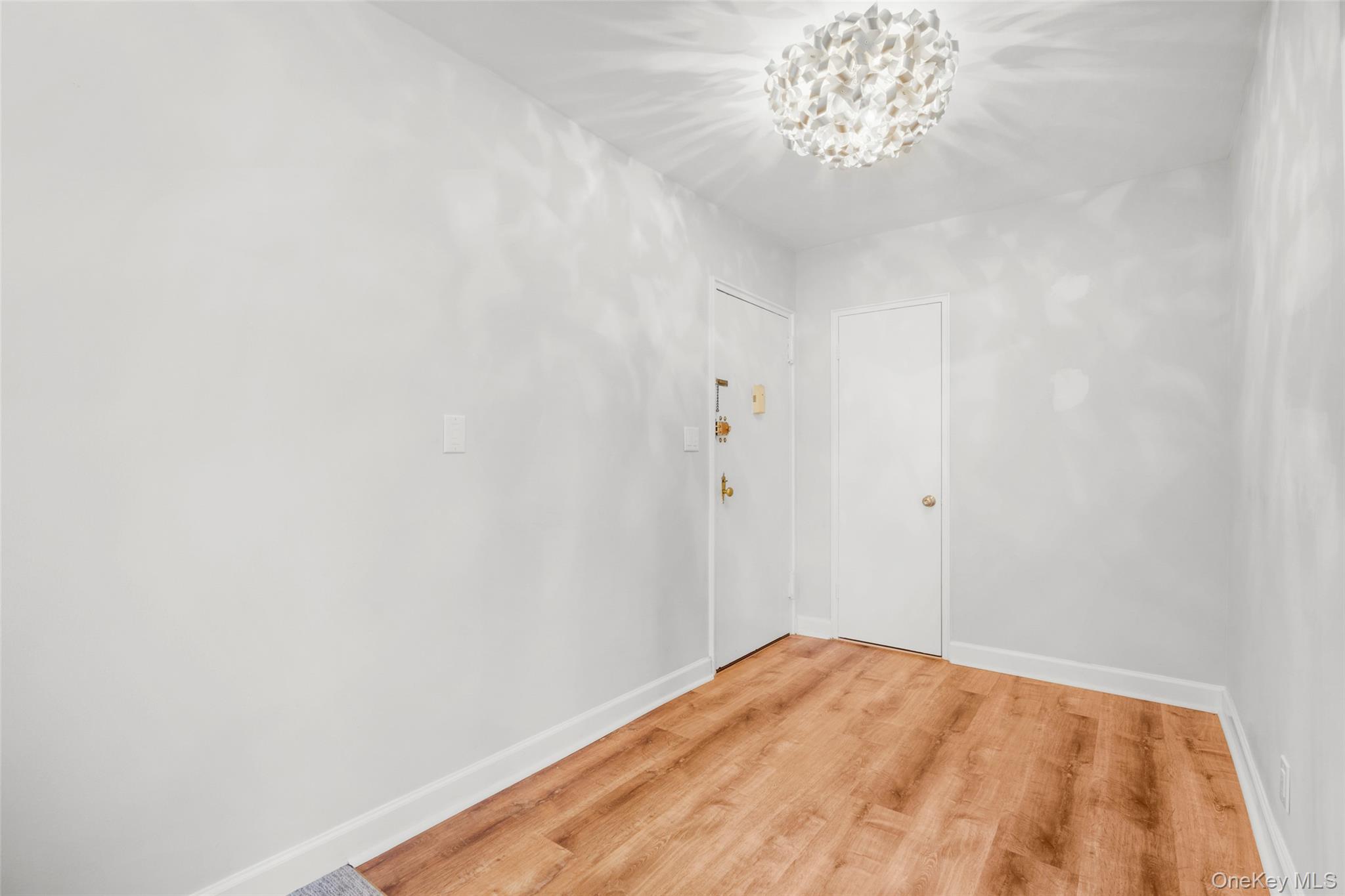 9 Bryant Crescent, Unit 1J photo 5