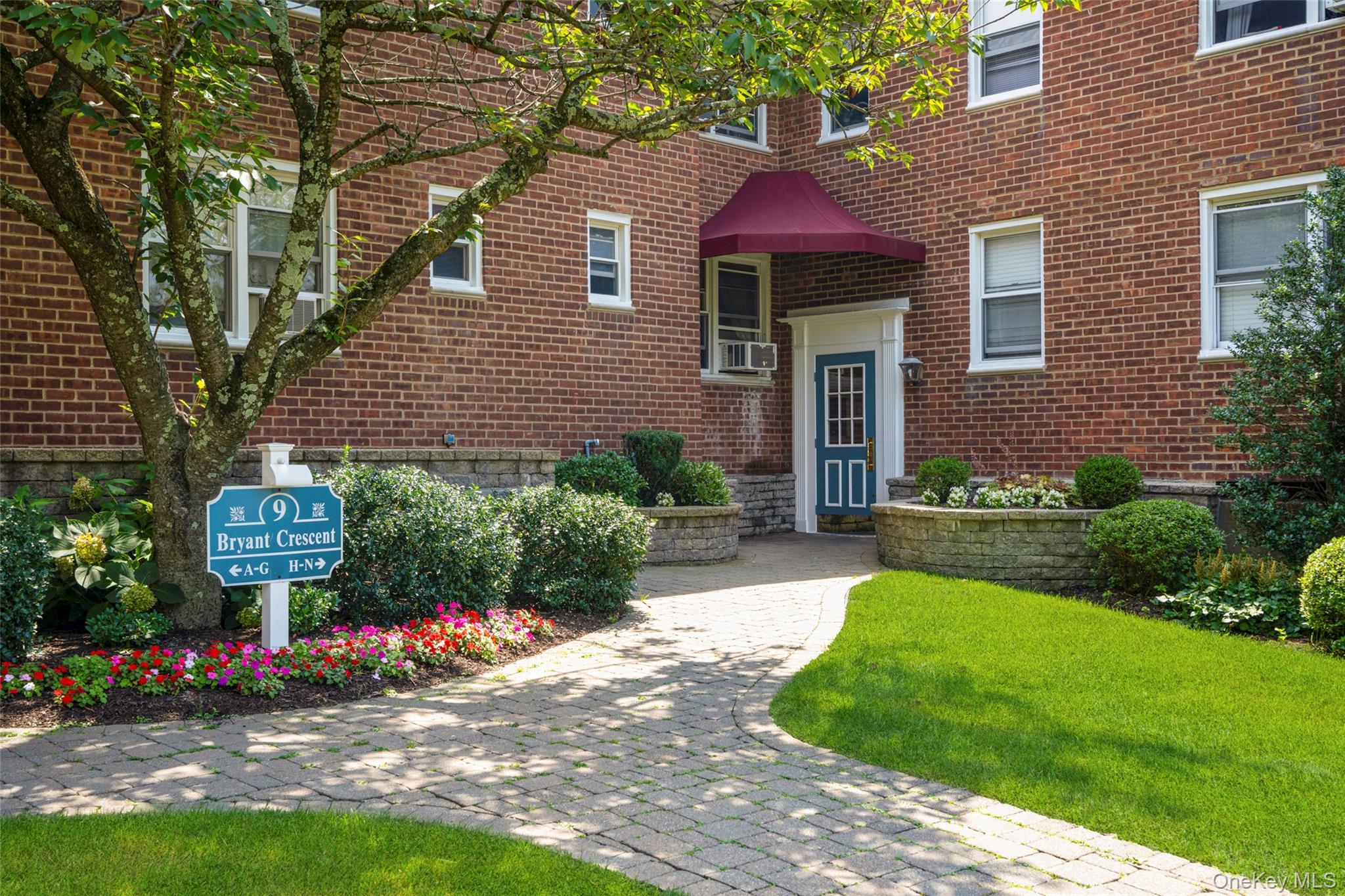 9 Bryant Crescent, Unit 1J photo 4