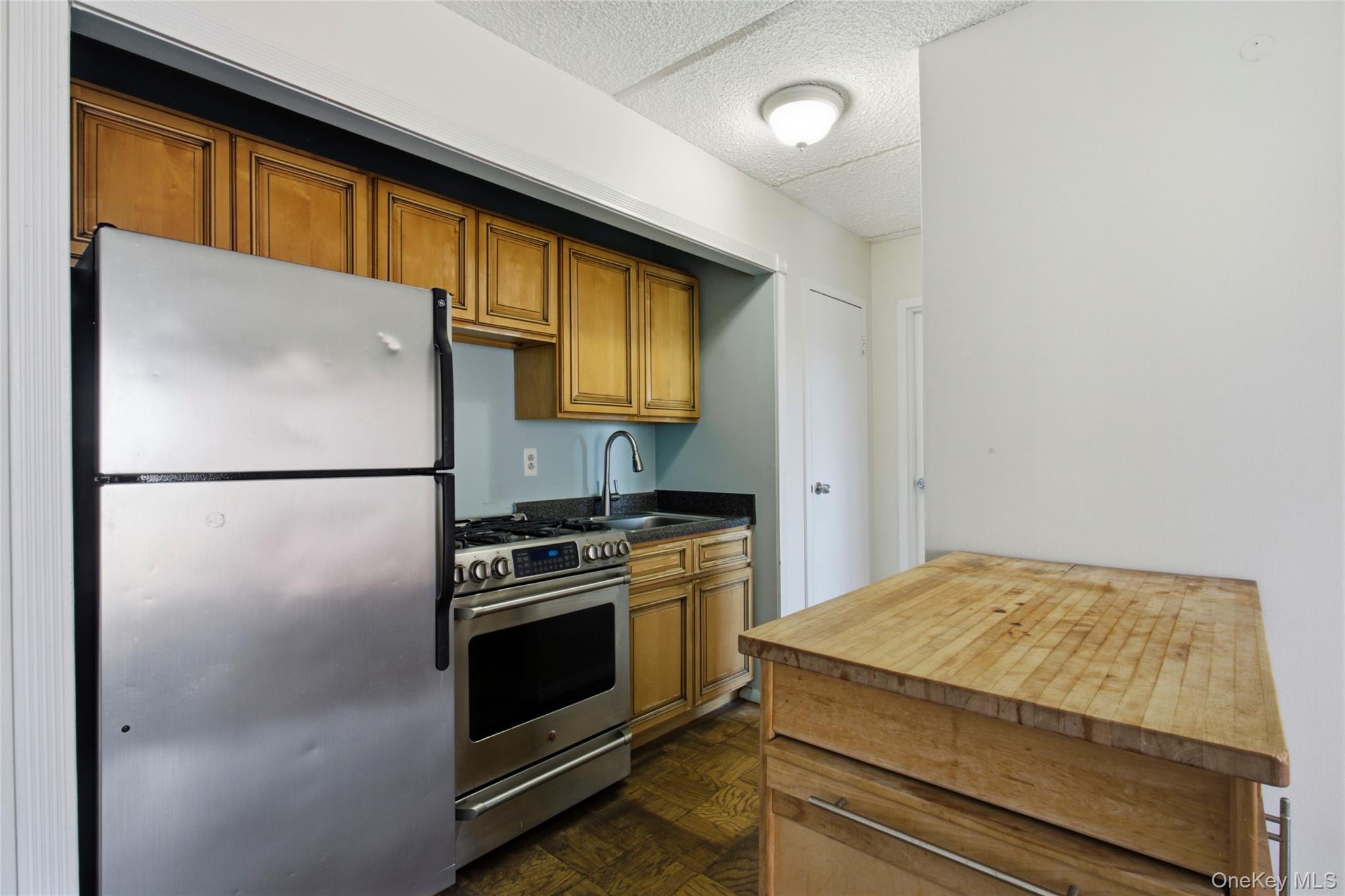 687 Bronx River Road, Unit 6C photo 10
