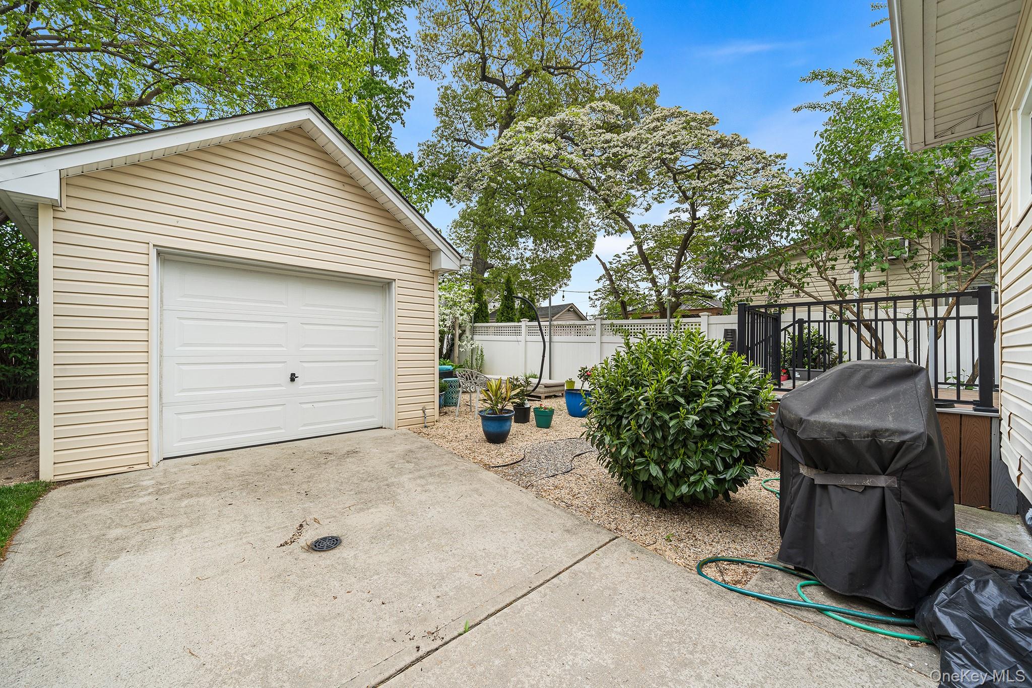 123 East Avenue – For Sale photo 20