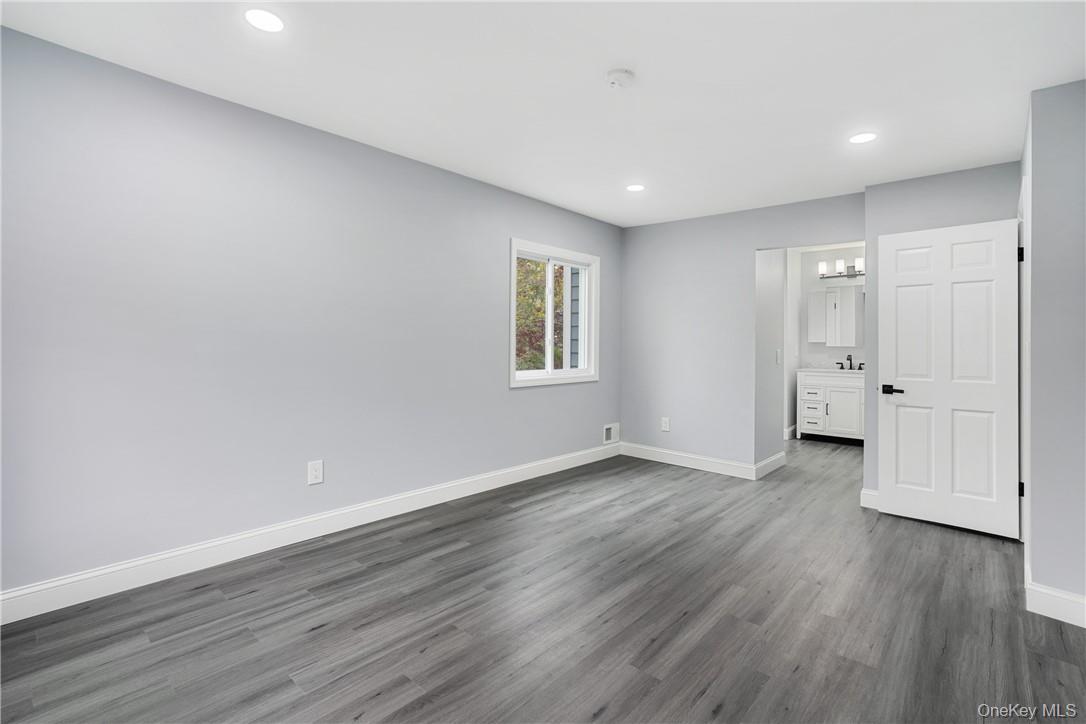 25 Barker Street, Unit 102 photo 13