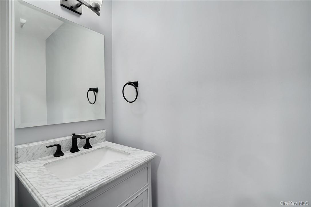 25 Barker Street, Unit 102 photo 5