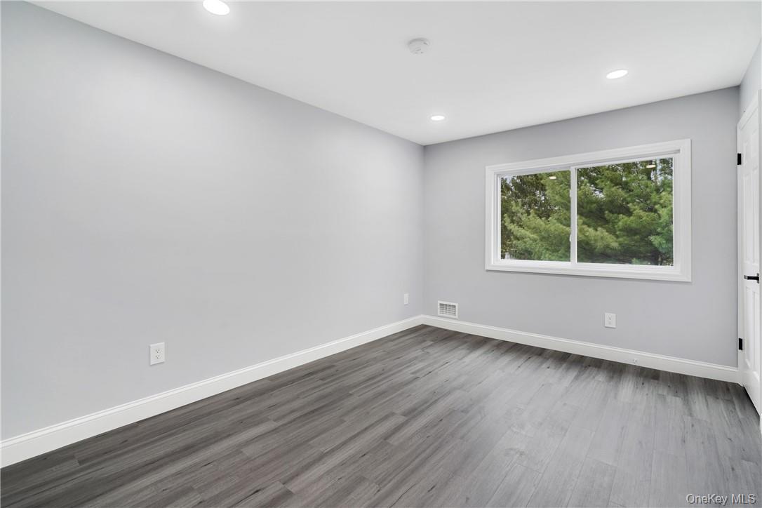 25 Barker Street, Unit 102 photo 17