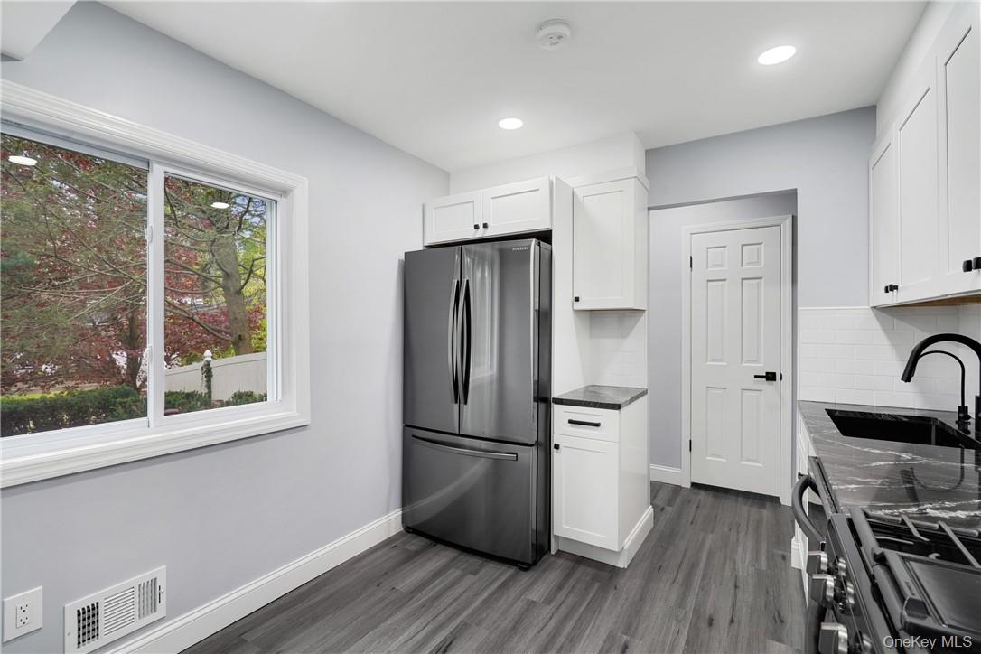 25 Barker Street, Unit 102 photo 7