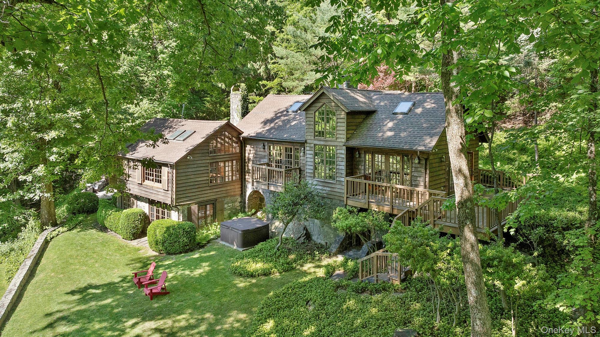 678 Golf Ridge Road – For Sale