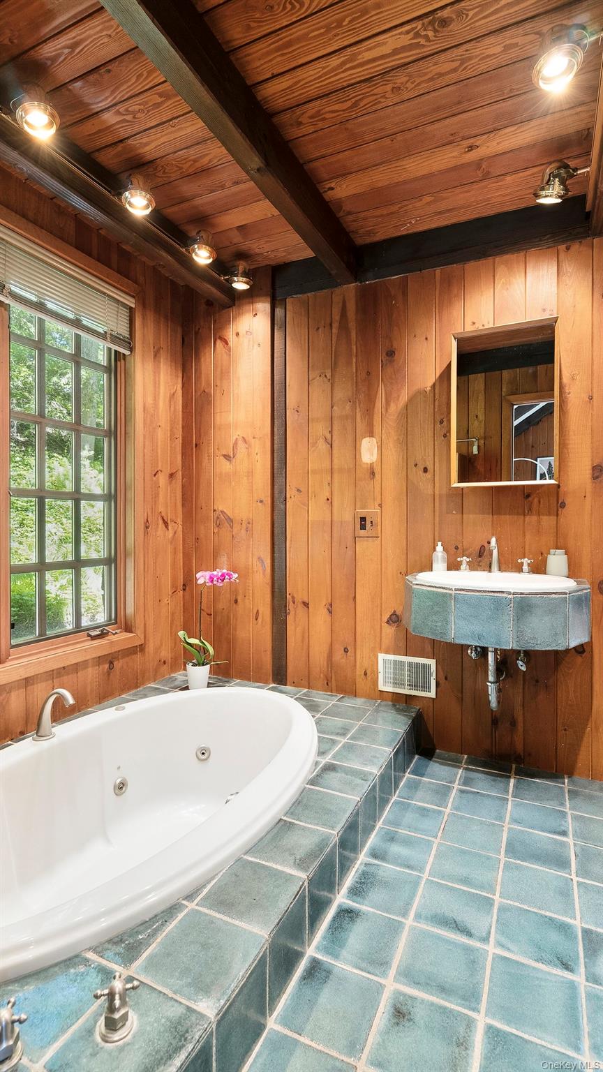 678 Golf Ridge Road – For Sale photo 7