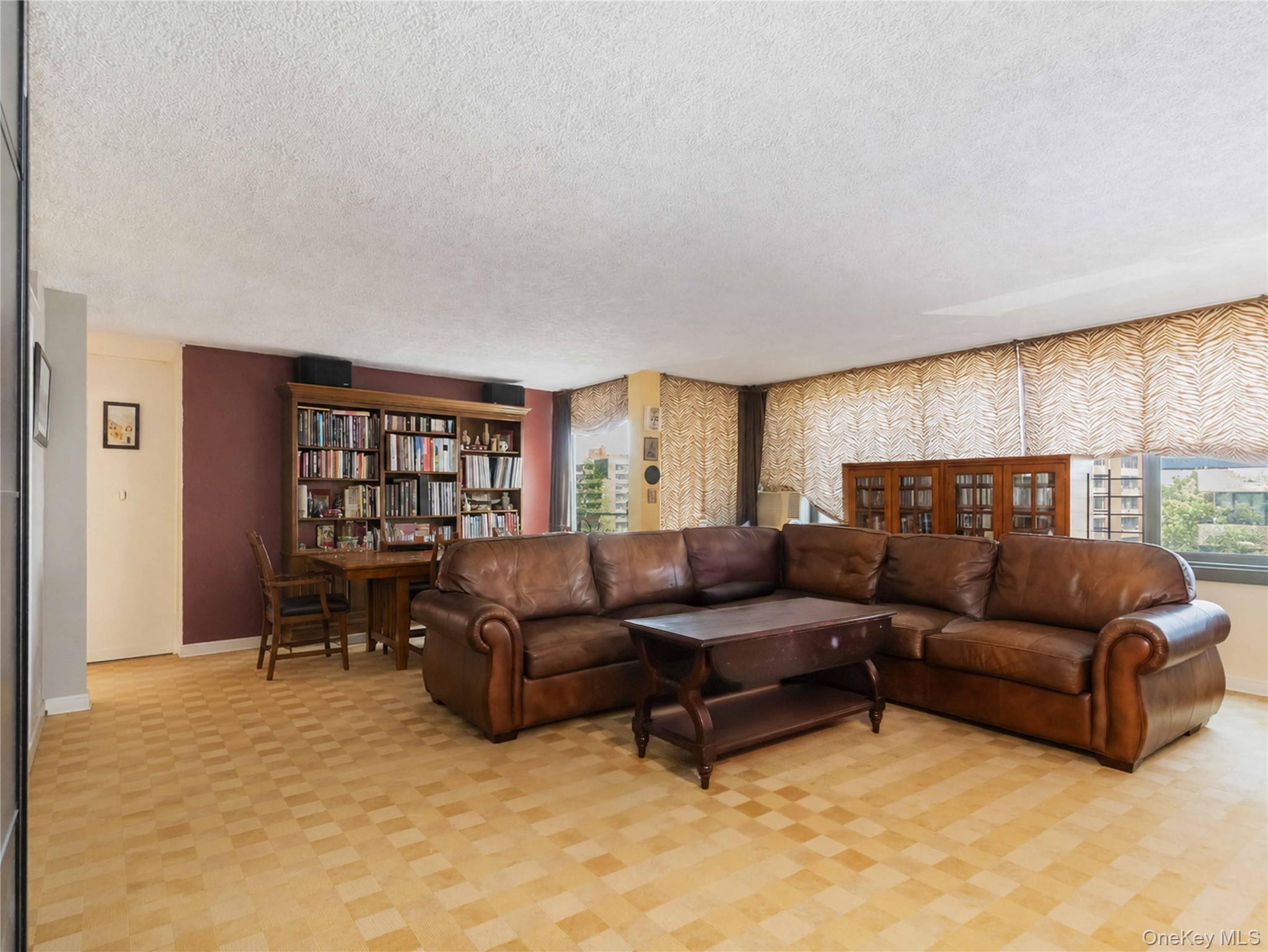 7-25 166 Street, Unit 6A photo 3
