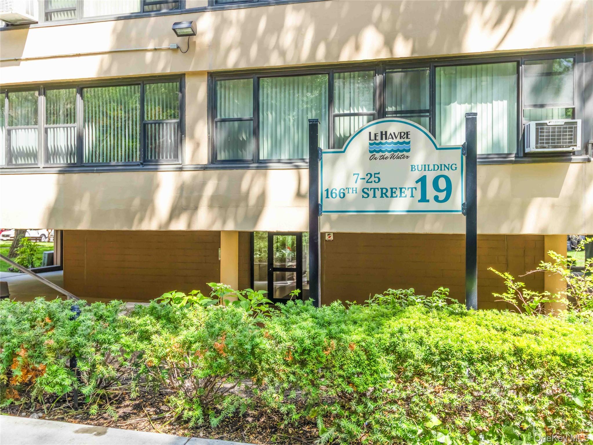 7-25 166 Street, Unit 6A photo 10