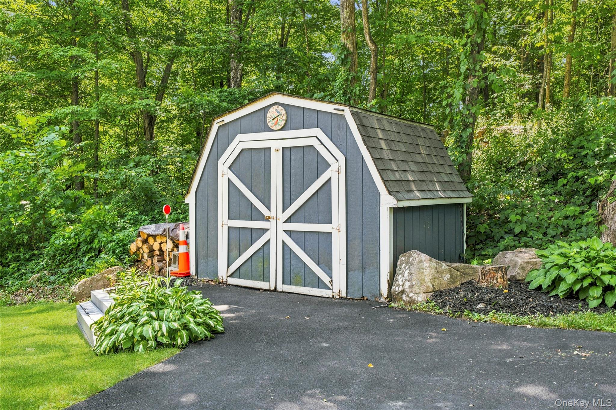 228 W Mombasha Road – For Sale photo 44