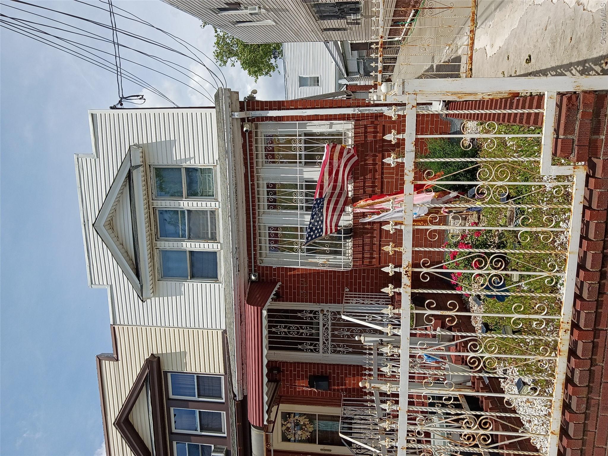 11513 111th Avenue – For Sale