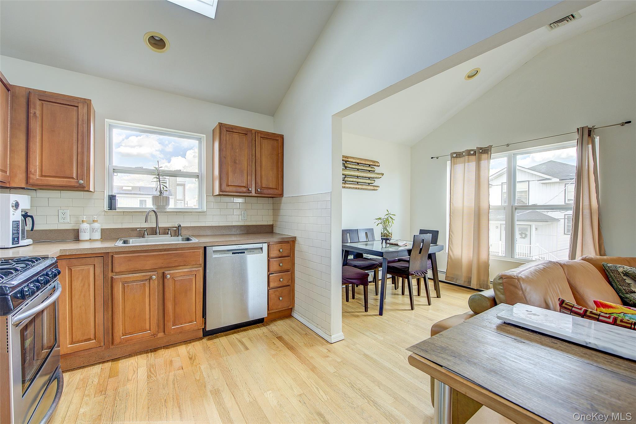 913 Arctic Street – For Sale photo 16