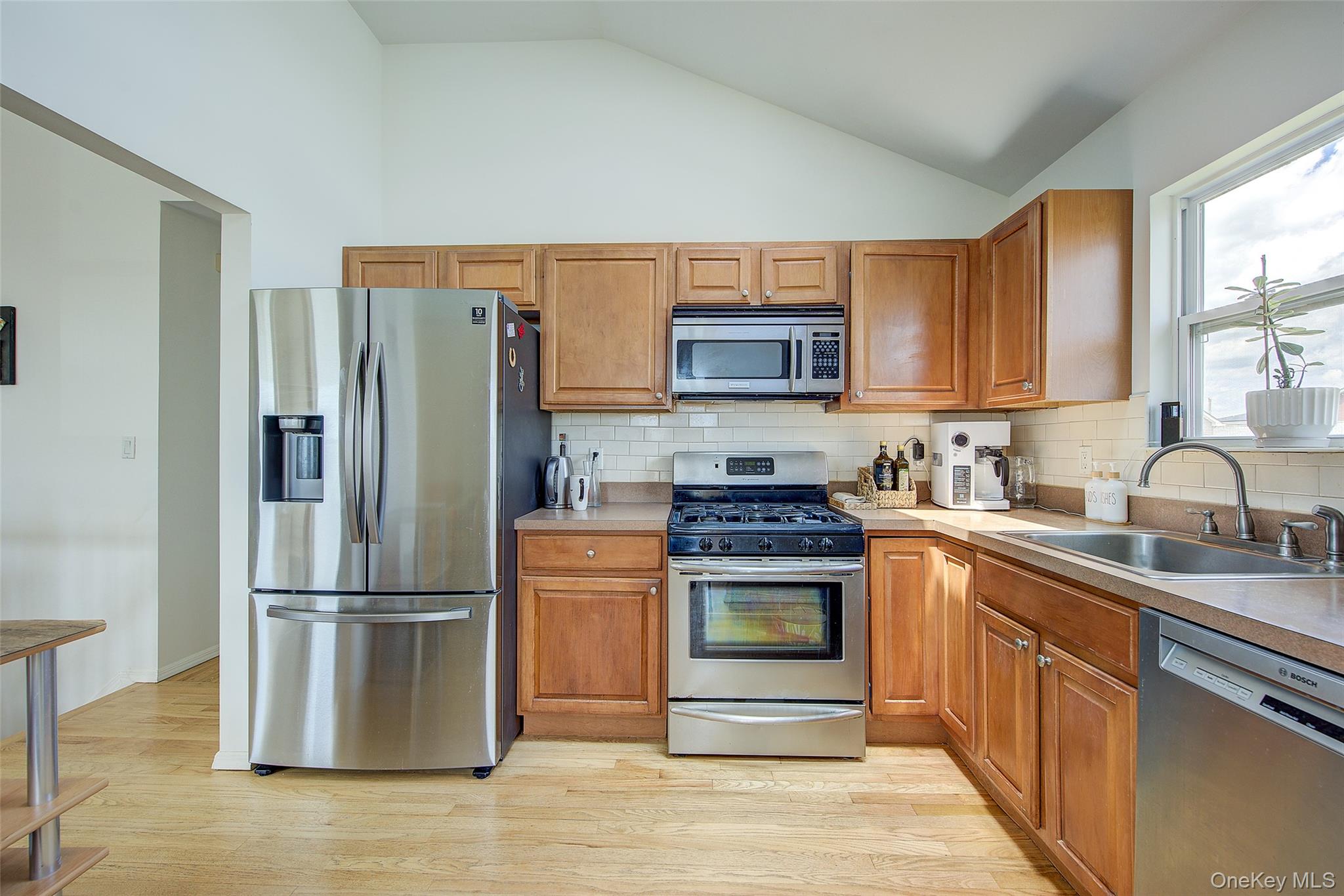913 Arctic Street – For Sale photo 18