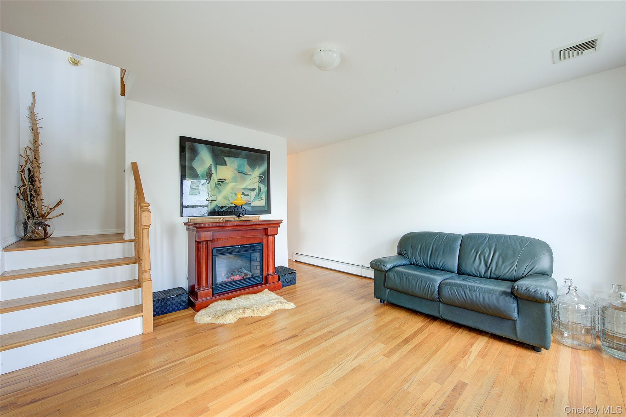 913 Arctic Street – For Sale photo 4