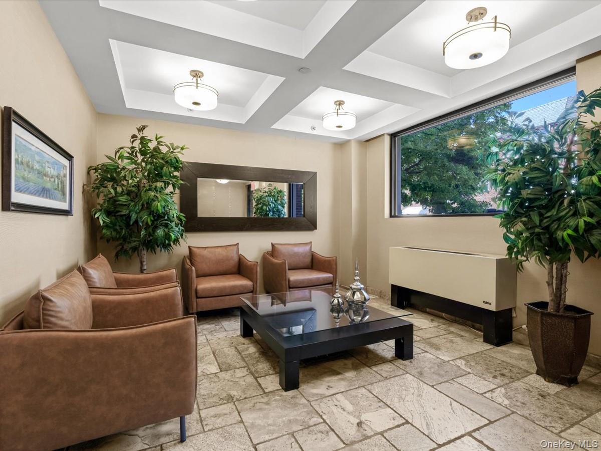 2519 35th Street, Unit 4C photo 2