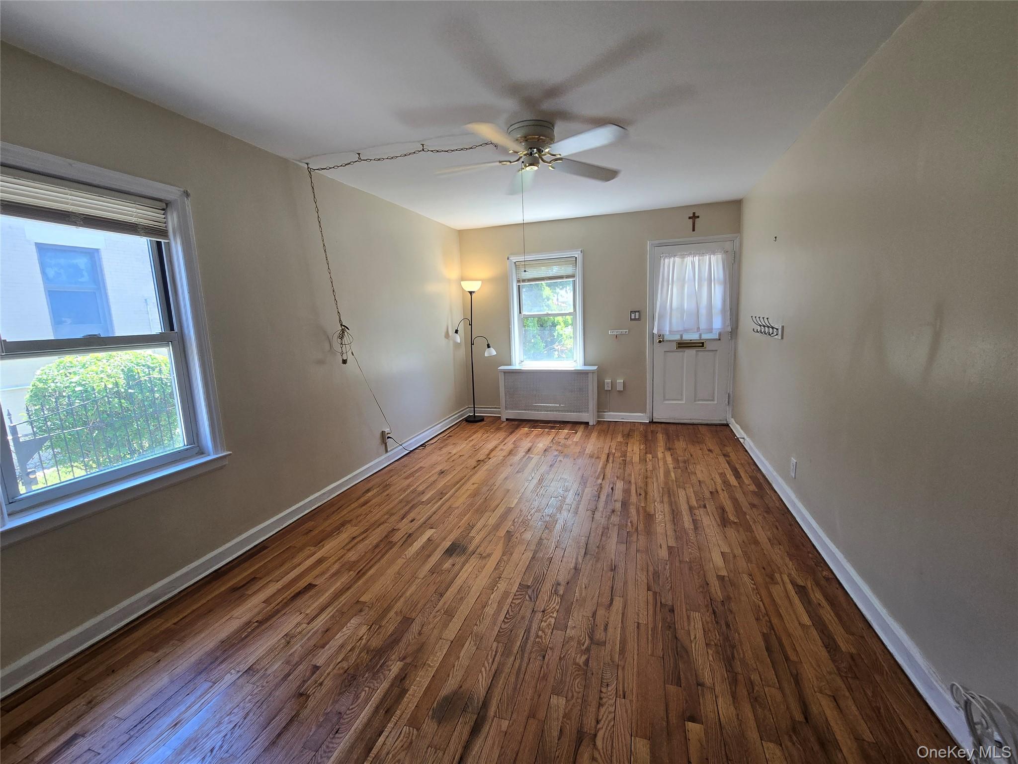 209-43 35 Avenue, Unit A photo 2