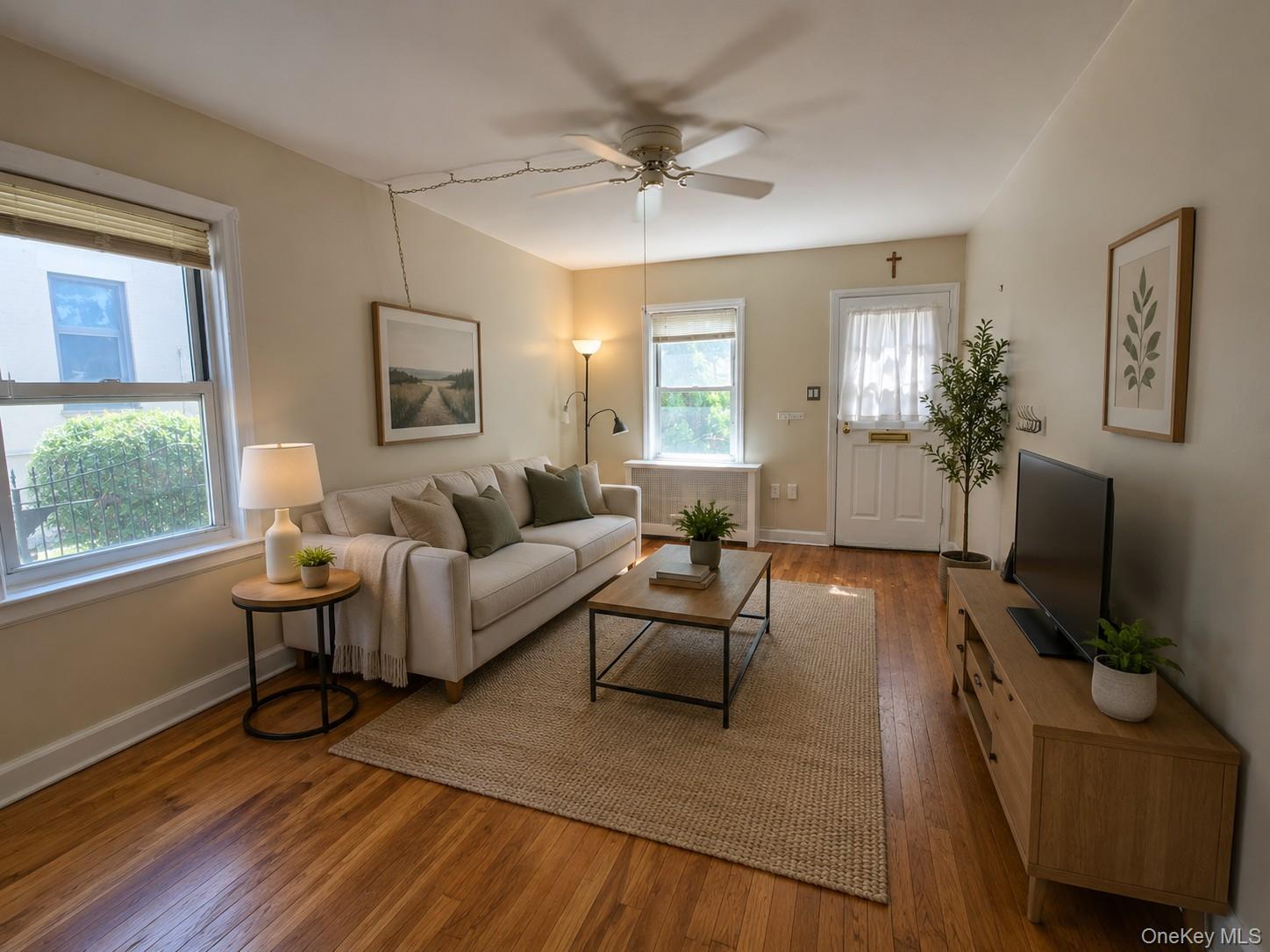 209-43 35 Avenue, Unit A photo 3