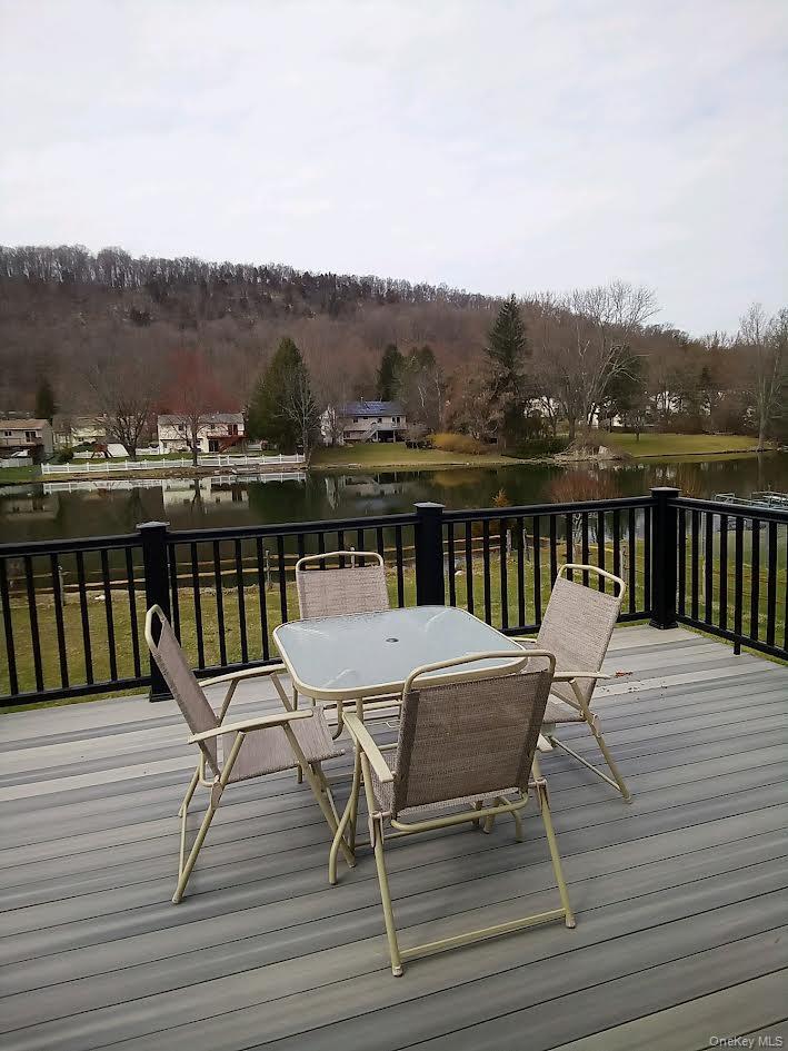 36 Merriewold Lane N – For Sale photo 3