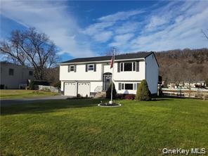 36 Merriewold Lane N – For Sale
