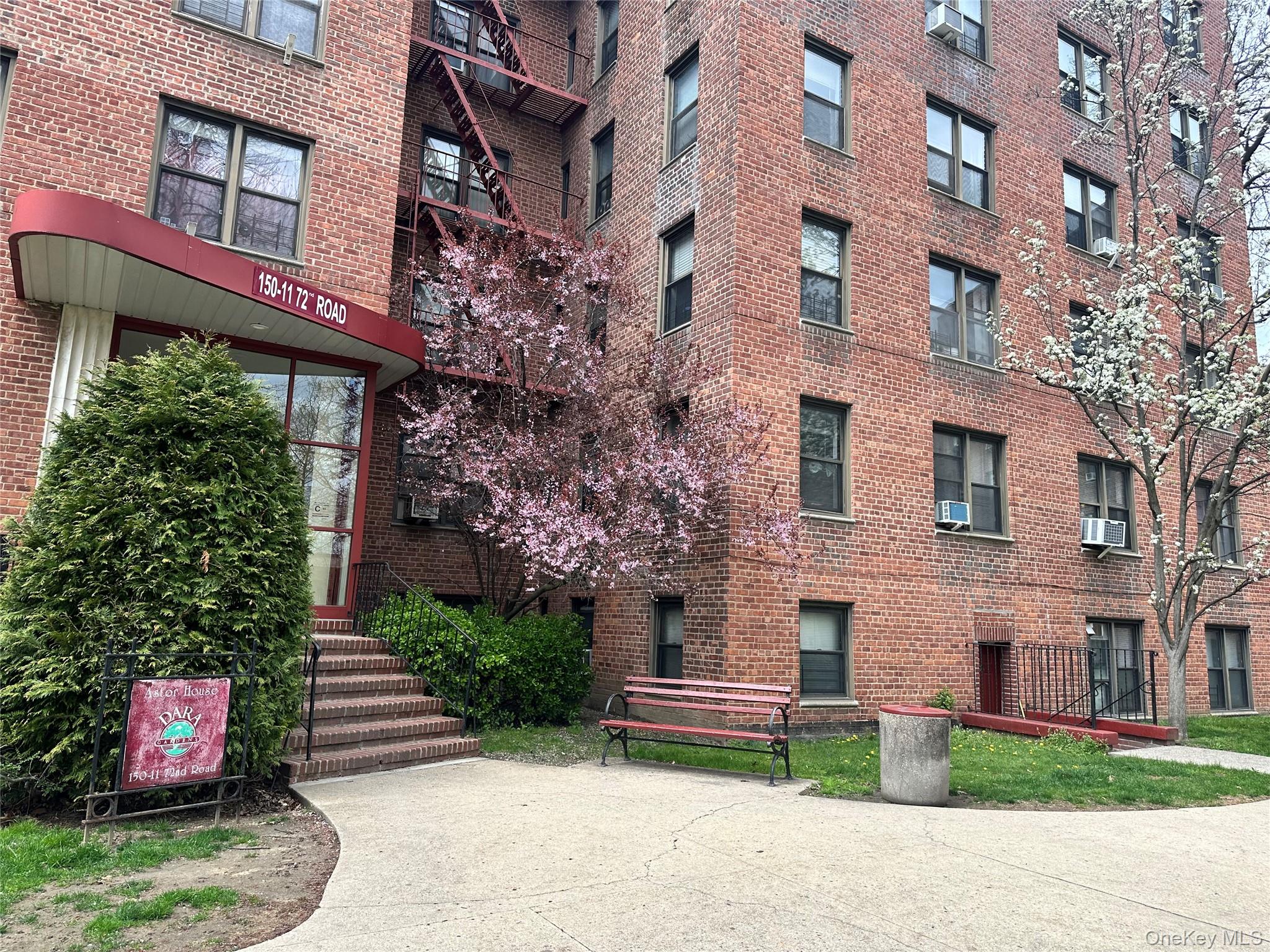 150-29 72 Rd, Unit 3L photo 16