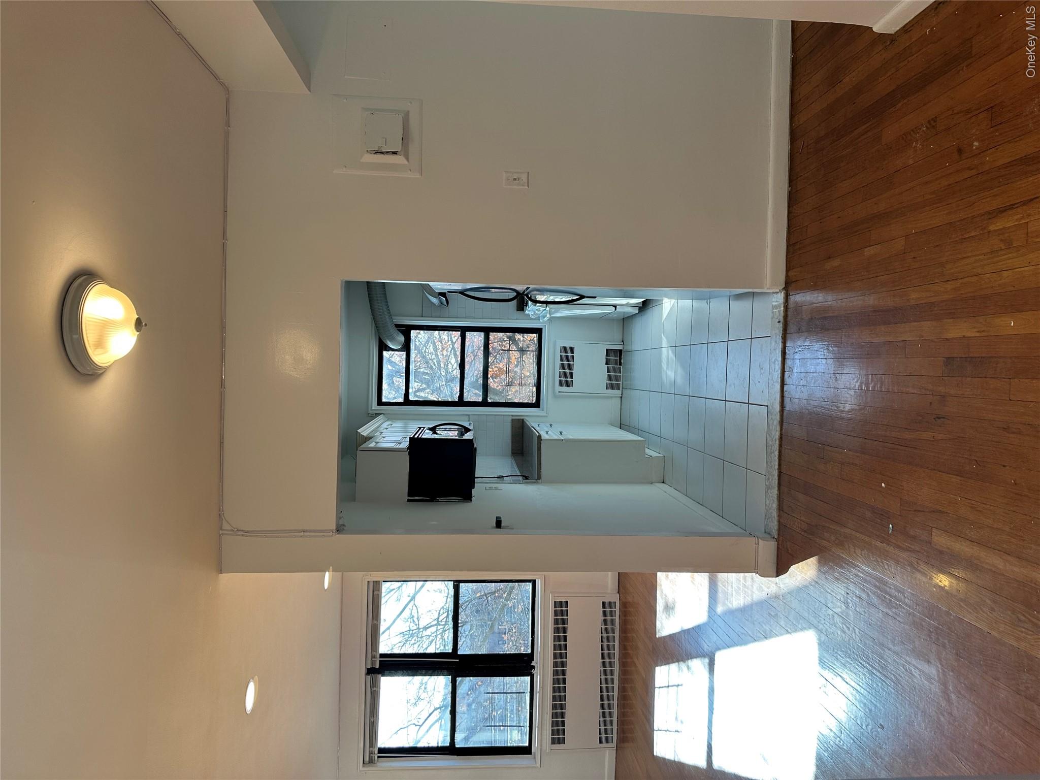 150-29 72 Rd, Unit 3L photo 10