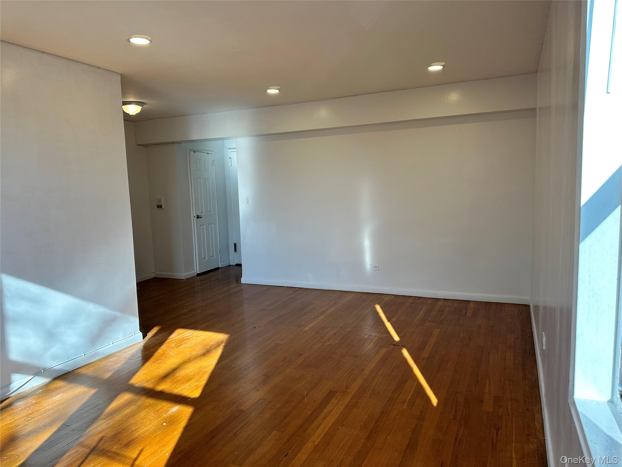 150-29 72 Rd, Unit 3L photo 8