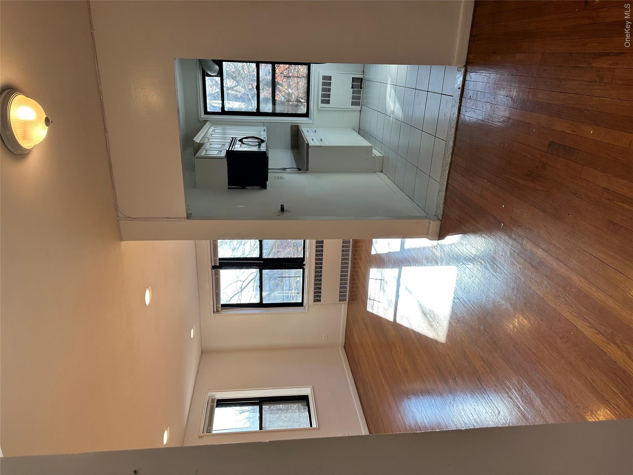 150-29 72 Rd, Unit 3L photo 4