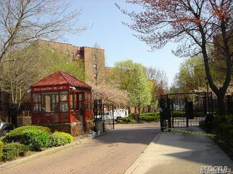 150-29 72 Rd, Unit 3L