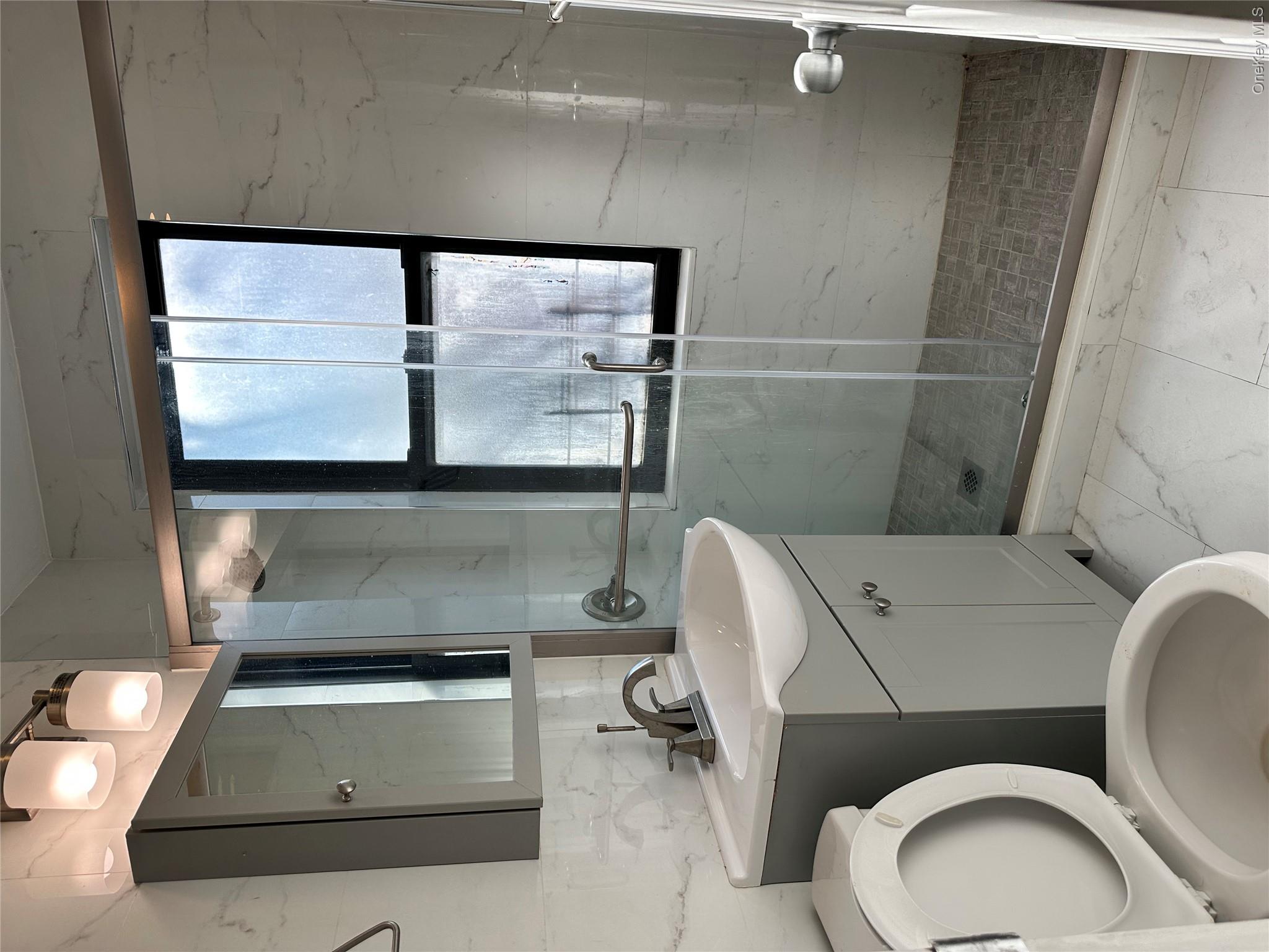 150-29 72 Rd, Unit 3L photo 9