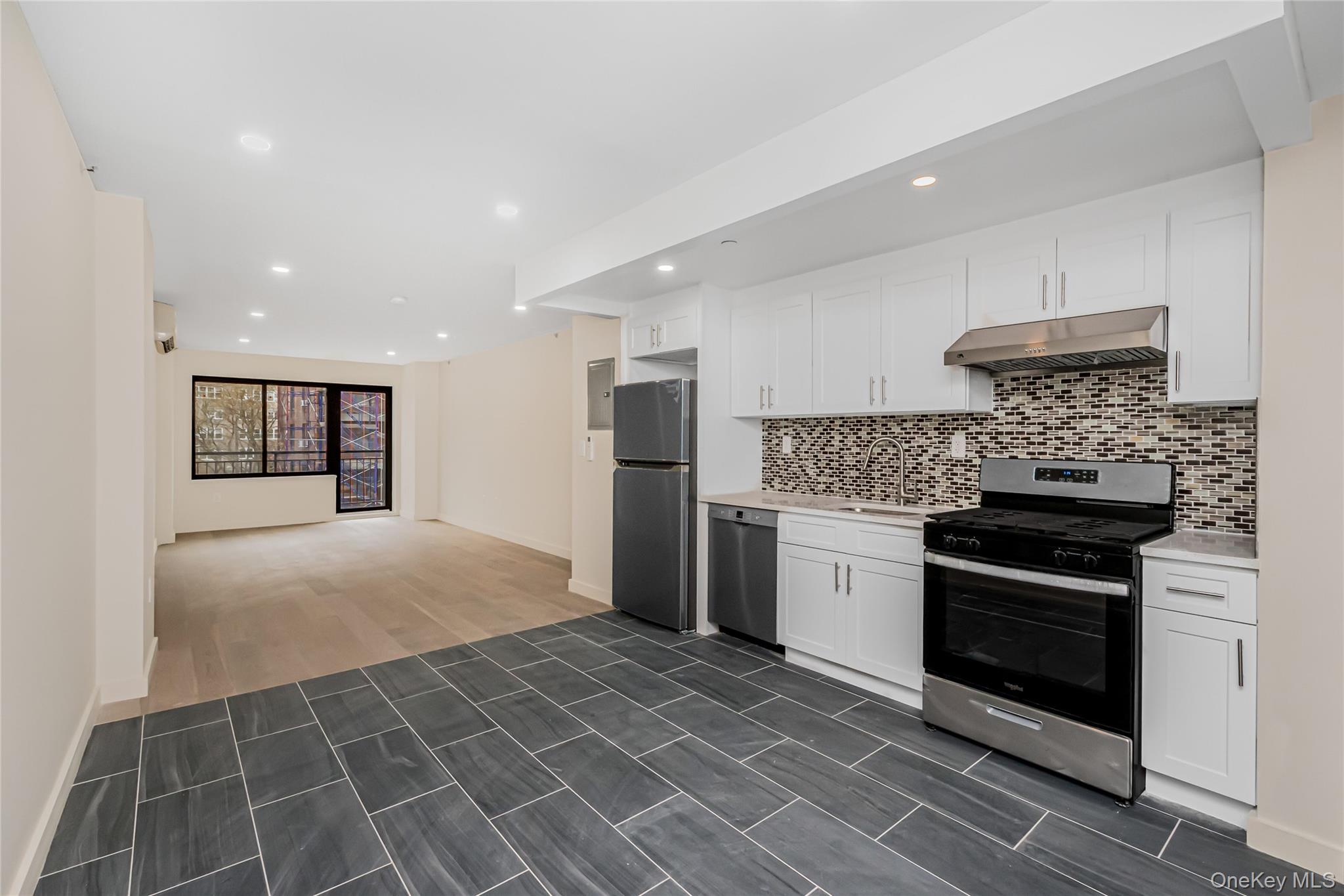 3641 Johnson Avenue, Unit 1C photo 3